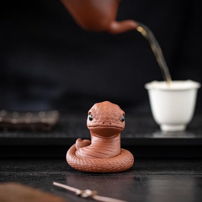 Chinese Zisha Snake Tea Pet, Ceramic Tea Pet, Handmade Purple Clay Tea Pet for Kung Fu Tea Tray, Tea Pet Decorate Kungfu Tea Tray Accessories (Red)